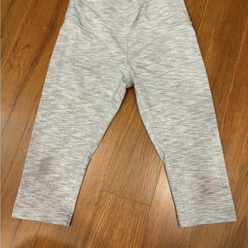 🛍️3 for $25🛍️  Lululemon size 8 Leggings